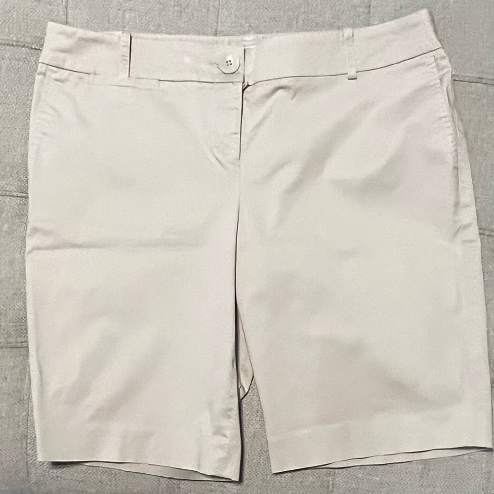 Ann Taylor LOFT Bermuda shorts